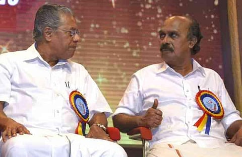 റവന്യു മന്ത്രി ഇ ചന്ദ്രശേഖരനും മുഖ്യമന്ത്രി പിണറായി വിജയനും/ ഫയല് ചിത്രം