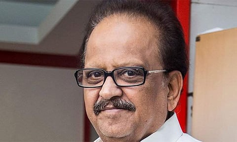 'അപ്പ പതിയെ തിരിച്ചുവരും, ഡോക്ടർമാർക്ക് ആത്മവിശ്വാസമുണ്ട്'; എസ് പി ബിയുടെ മകൻ പറയുന്നു; വിഡിയോ