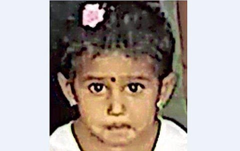 ഭാര്യയുമായി തർക്കം; മൂന്ന് വയസ്സുകാരിയെ അച്ഛൻ ടാങ്കിൽ മുക്കികൊന്നു, മകൻ ഗുരുതരാവസ്ഥയിൽ