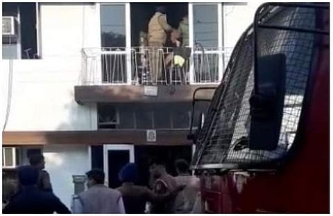 ഹോസ്റ്റലില് തീപിടിത്തം; മൂന്നു യുവതികള് വെന്തുമരിച്ചു
