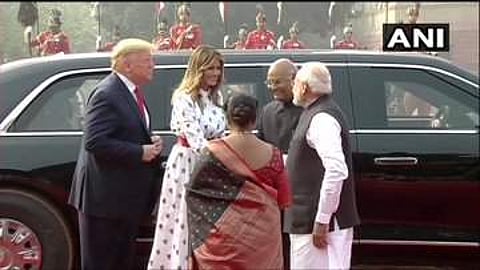 ട്രംപിന് രാഷ്ട്രപതി ഭവനില് ഊഷ്മള വരവേല്പ്പ് ; ഗാര്ഡ് ഓഫ് ഓണര്