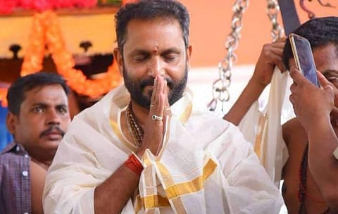 ആരും പുറത്തിറങ്ങാതെ സഹകരിക്കണം; മരുന്നില്ലാത്ത മഹാമാരിയെ നേരിടാന് പ്രധാനമന്ത്രിയുടെ സന്ദേശം ഏറ്റെടുക്കുക; കെ സുരേന്ദ്രന്