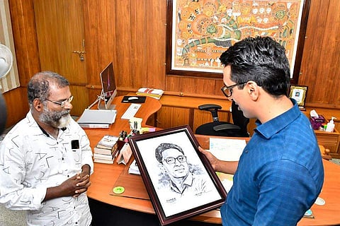 'മനോഹരം'; അവശത മറന്ന് ശിവന്കുട്ടി വരച്ച ചിത്രം കണ്ട് കലക്ടര് പറഞ്ഞു; പ്രവര്ത്തനത്തിന് ആദരം