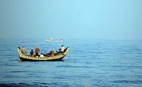 പരമ്പരാഗത തൊഴിലാളികള്ക്ക് കടലില് പോകാം; മലപ്പുറത്ത് മത്സ്യബന്ധനത്തിന് ഇളവ്
