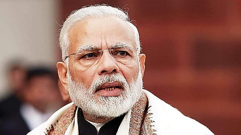 മോദി 'ഷോമാന്', വിളക്ക് കൊളുത്തല് ആഹ്വാനത്തിനെതിരെ തരൂര്; 'ദുരന്തകാലത്തെ' പ്രഹസനമെന്ന് രാമചന്ദ്ര ഗുഹ