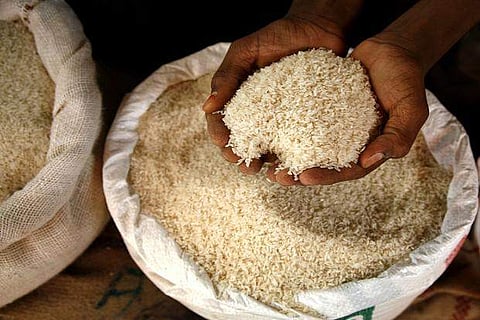 കമ്മ്യൂണിറ്റി കിച്ചണിലേക്ക് നല്കിയ ഒരു ടൺ അരി തിരിമറി നടത്തി; പഞ്ചായത്ത് പ്രസിഡന്റ് വിവാദത്തിൽ