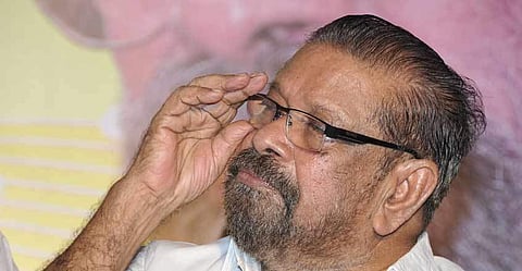 അര്ജുനന് മാസ്റ്ററുടെ സംസ്കാരം ഔദ്യോഗിക ബഹുമതികളോടെ, മുഖ്യമന്ത്രിക്ക് വേണ്ടി കളക്ടര് അന്തിമോപചാരം അര്പ്പിക്കും; ഗണ് സല്യൂട്ടിന് പകരം ബ്യൂഗിള് മുഴക്കും