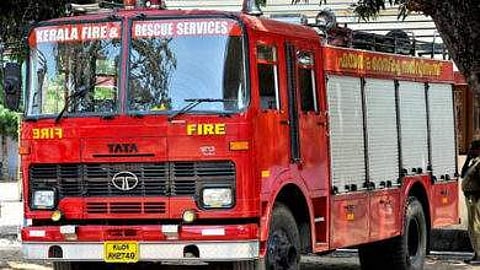 എറണാകുളത്ത് നിര്മ്മാണത്തിലിരുന്ന കെട്ടിടത്തിന് തീ പിടിച്ചു; അസം സ്വദേശിയായ 20 കാരന് മരിച്ചു