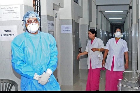 നാല് ആരോഗ്യ പ്രവർത്തകർക്ക് കോവിഡ്; താലൂക്ക് ആശുപത്രി അടച്ചു; ചാവക്കാട് അതീവ ജാഗ്രത