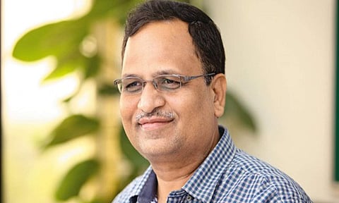 വിട്ടുമാറാതെ കടുത്ത പനി ; ഡല്ഹി ആരോഗ്യമന്ത്രിക്ക് വീണ്ടും കോവിഡ് പരിശോധന