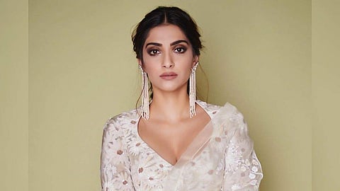 'നിന്റെ കുഞ്ഞിന്റെ മരണത്തിൽ കരയും', ഇൻബോക്സ് നിറഞ്ഞ് ശാപവാക്കുകൾ; മറുപടിയുമായി സോനം കപൂർ