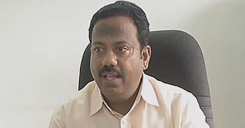സക്കീറിനെ വിണ്ടും തെറ്റുകള് ചെയ്യാന് സഹായിച്ചത് ഇവരാണ്; തുറന്നടിച്ച് എംഎം ലോറന്സ്