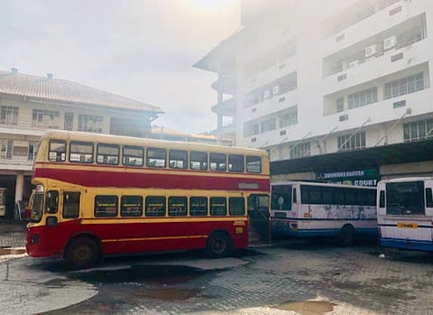 കണ്ടക്ടര്ക്ക് കോവിഡ്; അങ്കമാലി കെഎസ്ആര്ടിസി ഡിപ്പോ അടച്ചു