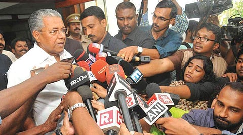 മാധ്യമപ്രവര്ത്തകര്ക്ക് എതിരെ നടന്നത് ലൈംഗികാധിക്ഷേപമെന്ന് പൊലീസ് വിലയിരുത്തല്; കേസ് രജിസ്റ്റര് ചെയ്തു, ഡിജിപിക്ക് റിപ്പോര്ട്ട് കൈമാറി