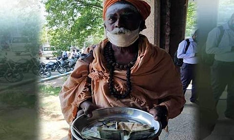മുഖ്യമന്ത്രിയുടെ കോവിഡ് ദുരിതാശ്വാസനിധിയിലേക്ക് ഈ യാചകന് നല്കിയത് 90,000 രൂപ; ആദരിച്ച് ജില്ലാ കലക്ടര്