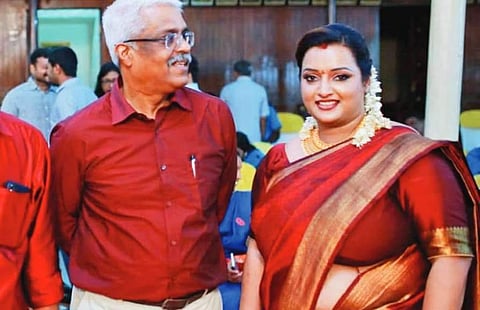 'സ്വപ്നയെ പരിചയപ്പെടുത്തി, ഒന്നിച്ച് ബാങ്ക് ലോക്കര് തുടങ്ങാന് നിര്ദേശിച്ചു'; ശിവശങ്കറിനെതിരെ ചാര്ട്ടേഡ് അക്കൗണ്ടന്റിന്റെ മൊഴി