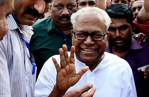 വിഎസും സിഎഫും എത്തില്ല ; അവിശ്വാസപ്രമേയം പത്തുമണിക്ക് ; ചര്ച്ച അഞ്ചുമണിക്കൂര്