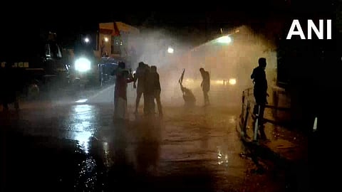 സെക്രട്ടേറിയറ്റ് തീപിടിത്തം; സംഘർഷ ഭൂമിയായി തലസ്ഥാന നഗരം; ജല പീരങ്കി പ്രയോഗിച്ചു