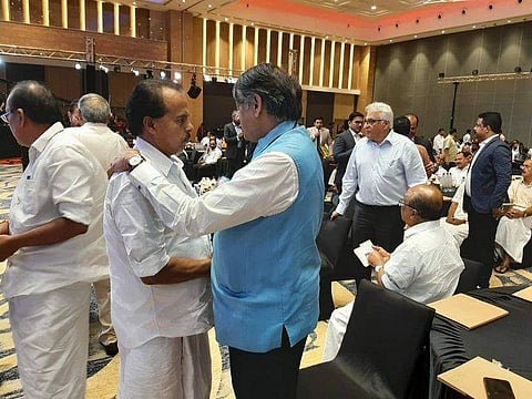 'തരൂരിനെ പോലുള്ള വിശ്വപൗരനെ വിലയിരുത്തേണ്ടത് അദ്ദേഹത്തിന്റെ മഹത്വം വച്ച്'- പിന്തുണയുമായി പിടി തോമസും; കോൺഗ്രസിൽ ഭിന്നത രൂക്ഷം