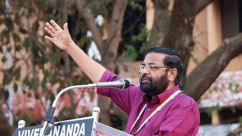 പെറ്റമ്മയെ എന്ന് തള്ളിപ്പറയും എന്ന കാര്യം മാത്രം അന്വേഷിച്ചാല് മതി; സ്വര്ണക്കടത്ത് കേസില് വമ്പന് സ്രാവുകള് കുടുങ്ങും, ബിജെപിക്കെതിരെ കടകംപള്ളി