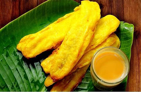 ആദ്യ ദിനം അഞ്ചു പഴംപൊരി, രണ്ടാം ദിനം പുട്ടും പരിപ്പു കറിയും; ചായക്കടയില് 'വിചിത്ര' മോഷണം