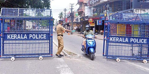കോവിഡ് വ്യാപനം അതിരൂക്ഷം; നിയന്ത്രണങ്ങള് കടുപ്പിച്ചേക്കും; ഇന്ന് സര്വകക്ഷി യോഗം