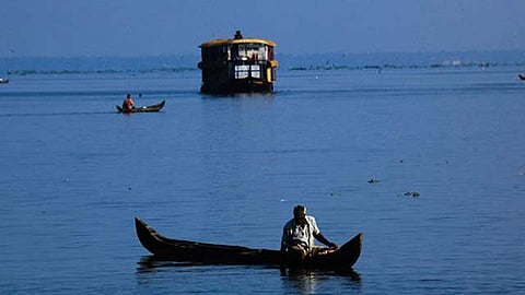 അഷ്ടമുടി കായലിൽ പുതിയ തുരുത്തുകൾ കണ്ടെത്തി, സുനാമിക്ക് ശേഷമുള്ള മാറ്റമെന്ന് പഠനം