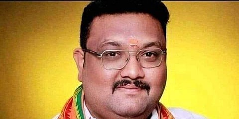 തദ്ദേശ തെരഞ്ഞെടുപ്പില് മത്സരിച്ച ഡി കാര്ത്തിക്, ട്വിറ്റര്