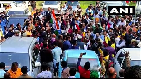 ഹിമാചല് പ്രദേശിലെ കോണ്ഗ്രസ് പ്രവര്ത്തകരുടെ ആഹ്ലാദം/ എഎന്ഐ
