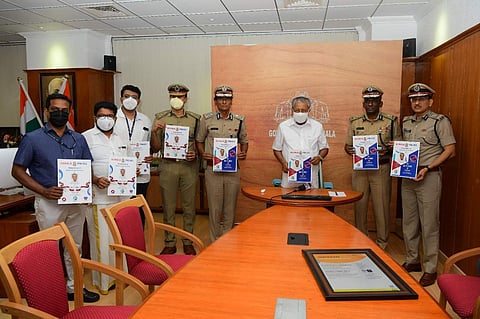പോലീസിന്റെ നവീകരിച്ച സിറ്റിസണ് സര്വ്വീസ് പോര്ട്ടല്, സിറ്റിസണ് സര്വ്വീസ് ഉള്പ്പെടുത്തിയ മൊബൈല് ആപ്ലിക്കേഷന് എന്നിവയുടെ ഉദ്ഘാടനം മുഖ്യമന്ത്രി പിണറായി വിജയന് നിര്വ്വഹിക്കുന്നു