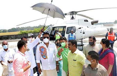 സുരേഷ് ഗോപി ഇന്നലെ നാമനിര്ദേശ പത്രിക സമര്പ്പിക്കാനായി എത്തിയപ്പോള്/എക്സ്പ്രസ്