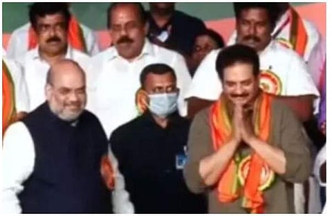 അമിത് ഷായുടെ സാന്നിധ്യത്തില് ദേവന് ബിജെപിയില് ചേരുന്നു/ ഫെയ്സ്ബുക്ക്
