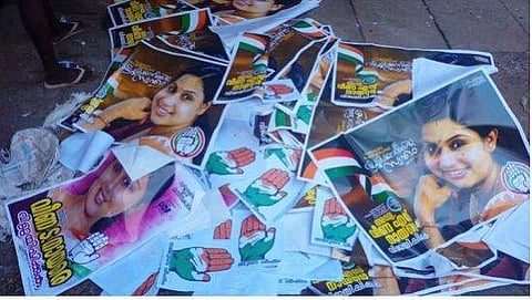 വീണ എസ് നായരുടെ പോസ്റ്ററുകള് ആക്രിക്കടയില് കൂട്ടിയിട്ട നിലയില്
