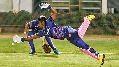 സഞ്ജു സാംസണ് പരിശീലനത്തിന് ഇടയില്/ഫോട്ടോ: രാജസ്ഥാന് റോയല്സ്, ട്വിറ്റര്