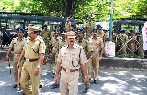 'മദ്യപാനികള് സംതൃപ്തര്; സര്ക്കാരിനു വരുമാനം; അങ്ങനെ സര്വ്വത്ര ആനന്ദം'