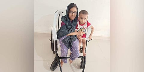 മുഹമ്മദ് സഹോദരി അഫ്രയ്ക്കൊപ്പം/ എക്സ്പ്രസ് ഫോട്ടോ