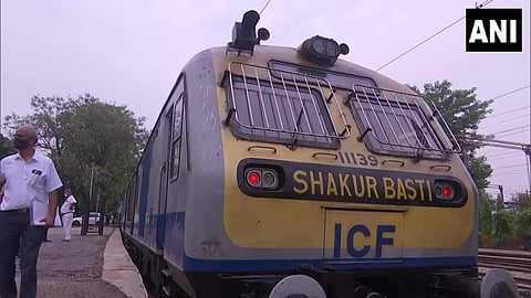 ഹൈഡ്രജന് ഇന്ധനത്തില് ഓടുന്ന തരത്തില് പരിഷ്കരിക്കാന് തെരഞ്ഞെടുത്ത ഡെമു ട്രെയിന്, എഎന്ഐ