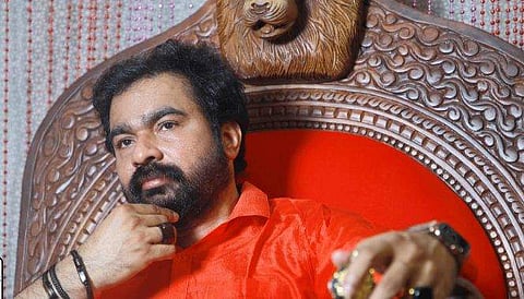 മോന്സന് മാവുങ്കൽ