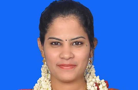 ആര് പ്രിയ/'ട്വിറ്റര്