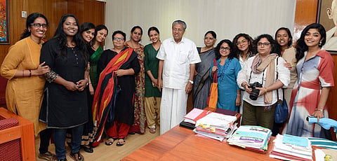 മുഖ്യമന്ത്രിക്കൊപ്പം ഡബ്ല്യുസിസി അംഗങ്ങള്