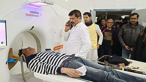 അജോയ് കുമാറിനെ ആശുപത്രിയില് പ്രവേശിപ്പിച്ചപ്പോള്/ കോണ്ഗ്രസ് പുറത്തുവിട്ട ചിത്രം