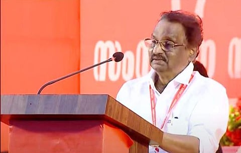 കെഎസ്എഫ്ഇ ഓഫീസേഴ്സ് യൂണിയന് സംസ്ഥാന സമ്മേളനത്തില് എകെ ബാലന് സംസാരിക്കുന്നു