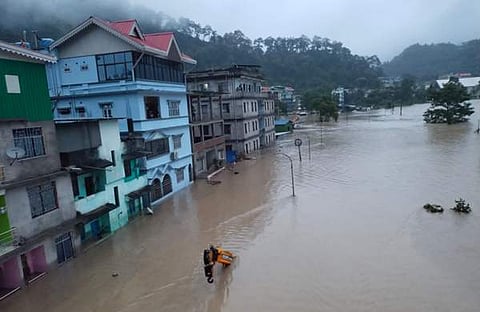 സിക്കിമില് പ്രളയത്തില് താഴ്ന്ന പ്രദേശങ്ങള് വെള്ളത്തിലായപ്പോള്, എഎന്ഐ