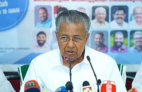 പിണറായി വിജയന് വാര്ത്താസമ്മേളനത്തില്