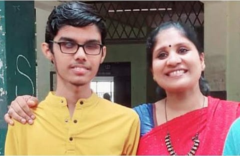 ദീപാ നിശാന്ത് ഫെയ്സ്ബുക്കില് പങ്കുവച്ച ചിത്രം
