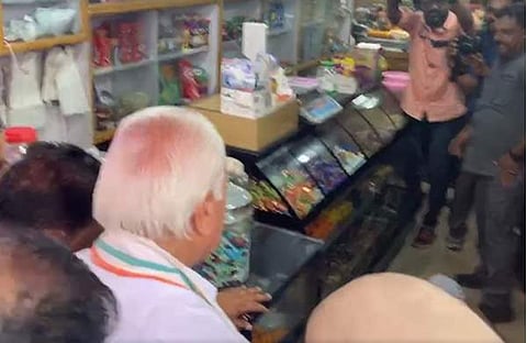 ഹൽവ വാങ്ങാൻ ഗവർണർ കടയിലേക്ക്/ ടിവി ദൃശ്യം