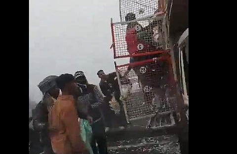ചിത്രം/ എക്സ്