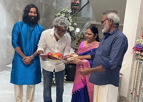 ധനുഷിന്റെ ആഡംബര വസതിയുടെ ഗൃഹപ്രവേശന ചടങ്ങിൽ നിന്ന്/ ചിത്രം; ഫെയ്സ്ബുക്ക്