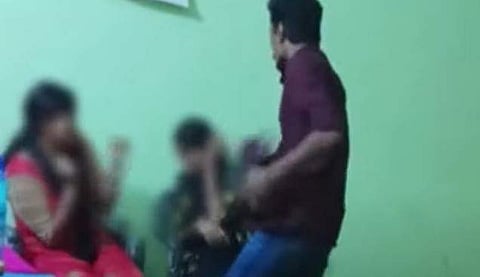 സെയില്സ് ഗേളിന്റെ മുഖത്തടിക്കുന്ന ദൃശ്യം, സ്ക്രീന്ഷോട്ട്