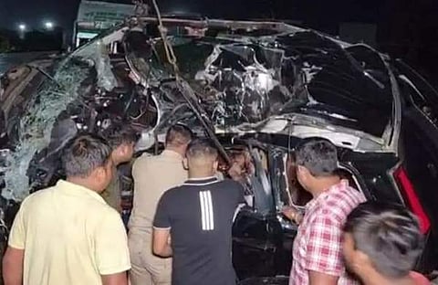 അസമില് നടന്ന വാഹനാപകടത്തിന്റെ ദൃശ്യം, ട്വിറ്റര്